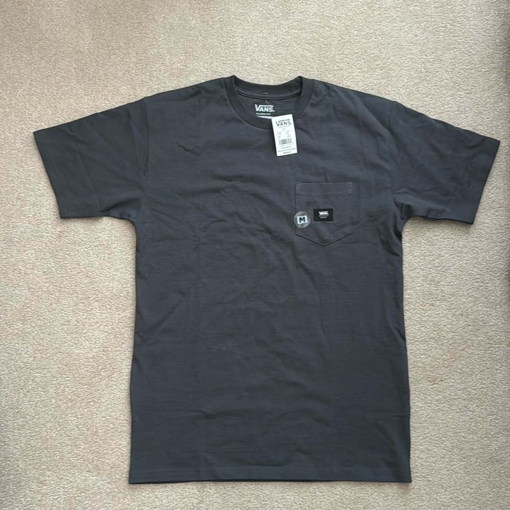 Vans men’s medium grey t shirt. Brand new with tags never worn.